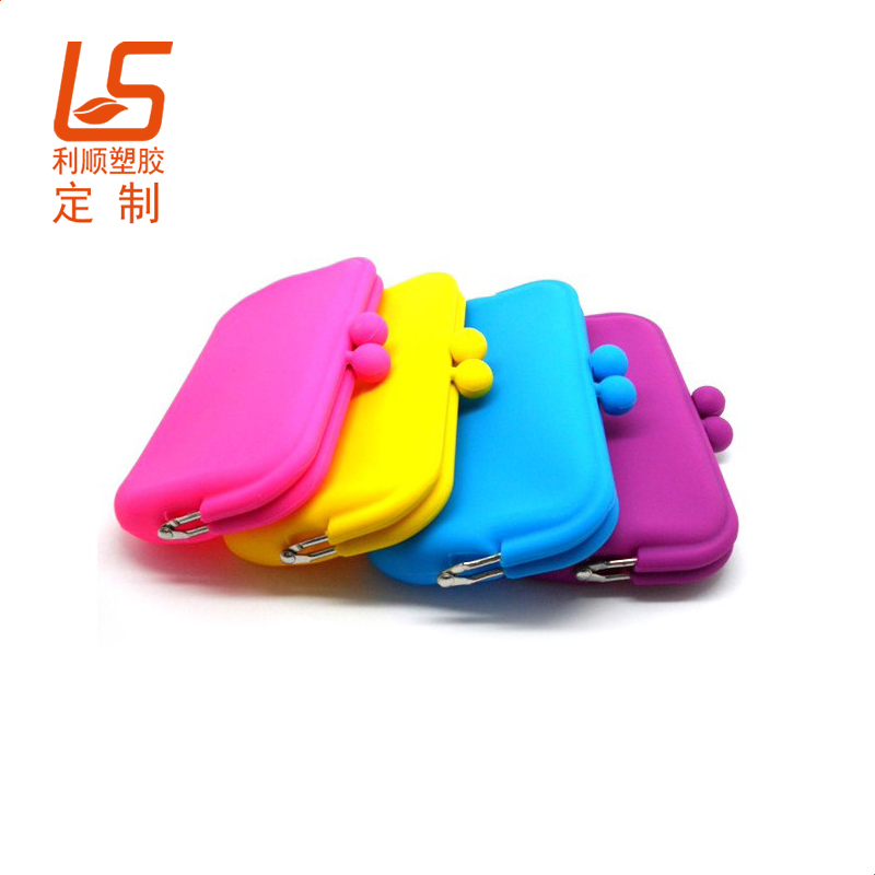 硅膠錢包定制加工的工藝流程